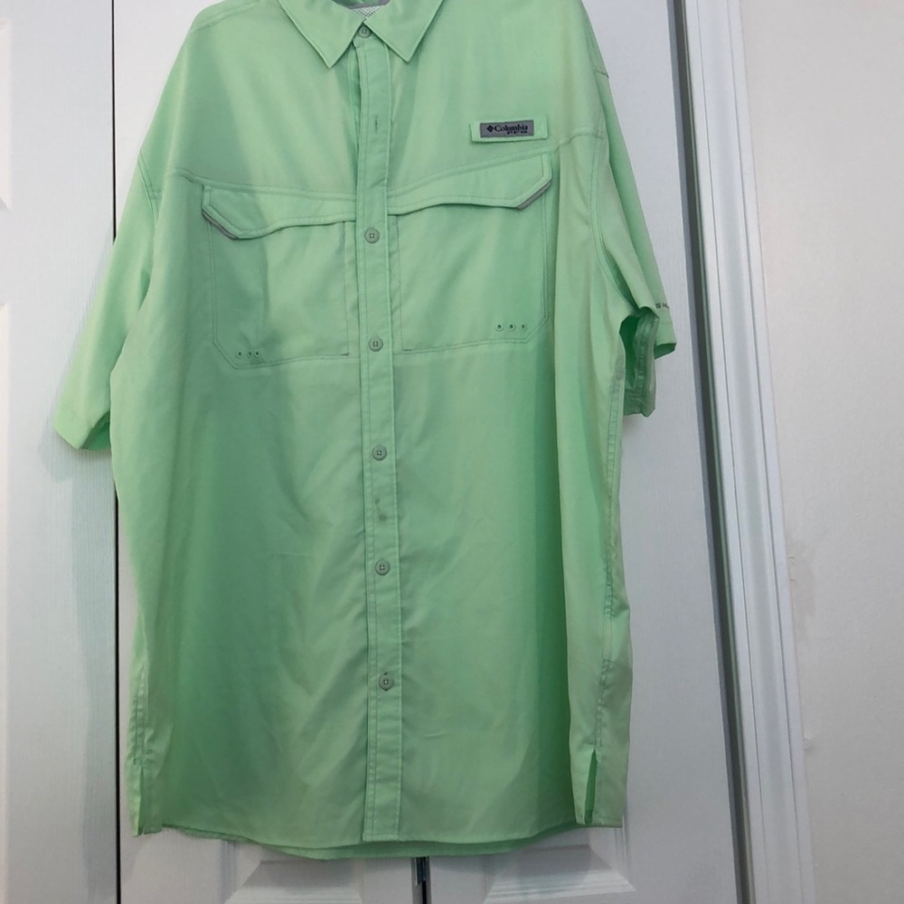 Columbia, short sleeve button up, small stain
